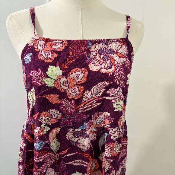 Old Navy Mini Swing Cami Tiered Dress Size M Sleeveless Burgundy Floral Tropical - Picture 2 of 7